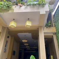 [DEAL HỜI] Cho thuê nhà 2 tầng mặt tiền Hồng Bàng, Nha Trang. Diện tích 223m2
