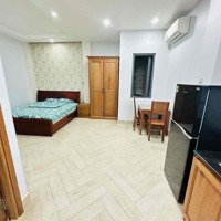 Căn Hộ Studio Full Nội Thất Thang Máy Hầm Xe Gần Ngã Tư Hàng Xanh