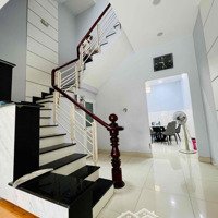 Nhà Sạchdiện Tích200M2 1 Triệuệt 3Lầu 5 Phòng Ngủ 3 Vệ Sinhhẻm Xe Tải Ngay Ngã Tư Ga Giáp Gv