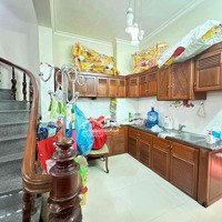 Siêu Hiếm Villass 3 Tầng 65M2 Ô Tô Đỗ Trong Nhà, Ngay Chợ Hoà Bình Thư