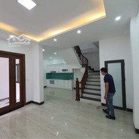 Chính Chủ Gửi Bán Nhà 5 Tầng Lô Góc Việt Hưng, 2 Mặt Thoáng, Sau 2 Nhà Ra Ô Tôdiện Tích40M2 Nhỉnh 5 Tỷ