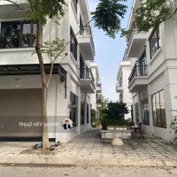 Chính Chủ Bán Liền Kề Long Việt Góc View Công Viên 3 Mặt Thoáng Siêu Đẹp Giá 5,X Tỷ. Liên Hệ: 0962202555