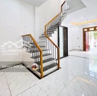 Giá Rẻ Bất Ngờ Chỉ Nhỉnh 2 Tỷ Có Nhà 35,3M2 Ôtô Đỗ Cửa Tại Phụng Châu