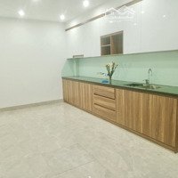 Bán Nhà Ngõ 97 Thái Thịnh Đống Đa 53M2 5 Tầng 8.X Tỷ