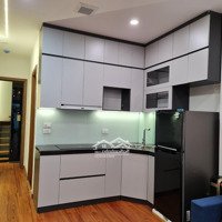 Cho Thuê Chdv 45M2 Full Đồ Gần Đường Thanh Niên, 10M Ra View Hồ Tây, Hà Nội