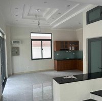 Cho Thuê Biệt Thự Villa Vinhomes Grand Park, Hoàn Thiện Full Nội Thất Giá 50 Triệu/Th