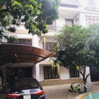 Cho Thuê Villa Sân Vườn Nguyễn Văn Trỗi, Phú Nhuận
