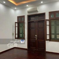 Nhà Phân Lô 56M2 Ngay Cầu Giấy, Oto Vào Tận Nhà, Nhà Mới Ở Ngay, Giá Nhỉnh 11 Tỷ