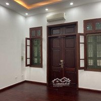 Bán Nhà Mặt Phố Dịch Vọng, Oto Đỗ Trong Nhà, Diện Tích 60M2, Mặt Tiền 4.2, Giá: 11.2 Tỷ