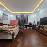 Bán Nhà Nguyễn Văn Cừ_40M_Mt 5M_Phun Nội Thất_Gần Cầu Chương Dương_20M Ra Ô Tô Tránh