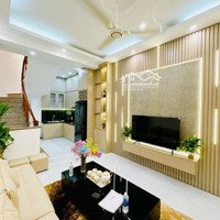 Bán Nhà Cầu Giấy, View Hồ, Huy Hoàng Rực Rỡ, 34M2, 5.55Tỷ.