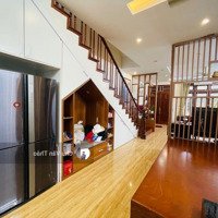 Nhà Hiếm Long Biên 100M2 3 Tầng Biệt Phủ, View Hồ, Ô Tô Tải Trong Sân Nhà