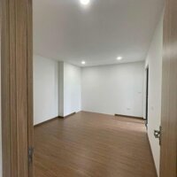 Bán căn 2PN 2WC, 77m2 view hồ Sài Đồng, tòa L1 tầng trung, thanh toán sớm ck 2% vào giá bán