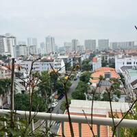 Penthouse Hưng Vượng 1 Nguyễn Văn Linh q7 dt 135m2 có sân vườn 35m2