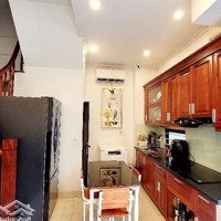 Chính Chủ Bán Nhà Tại Đức Giang 36M2 5 Tầng Mt:7M Giá Bán 4,9 Tỷ