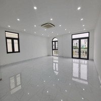 Quỹ Căn. Cho Thuê Shophouse Xẻ Khe Ngọc Trai Đường Lớn Hoàn Thiện Full Điều Hoà Thang Máy Ocp 1 Gl