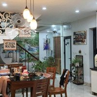 Bán Lô Góc Ngã Tư Đường Phố Thiên Hiền, Khu Vực Đông Đúc, Đang Kinh Doanh Cafe