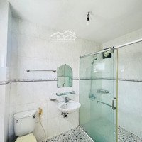 Cho Thuê Phòng 30M2 Mặt Tiền Đường Lê Hồng Phong Sát Đh Sư Phạm Hcm