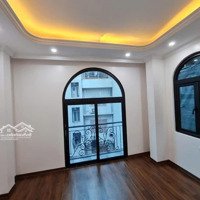 Bán Nhà Trên 40M2 Giá Bán 12,8 Tỷ Thang Máy Kia Đỗ Cửa Hồ Tùng Mậu