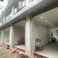 Chính Chủ Thuê Văn Phòng Tại Ba Đình, Đường Giang Văn Minh Dtsd 180M2 Giá Thuê 40 Triệu/Th