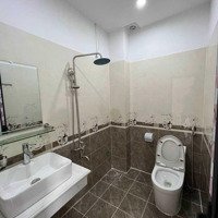 Nhà Xây 5 Tầng X 32M2 2.8 Tỷ Ôtô Đỗ Cổng Ngay Cạnh Chợ Xốm Cây Xăng, Chợ Buôn Bắc Lãm Bán Kính 700M