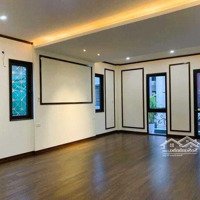 Mặt Phố Hàng Bài 55M 7 Tầng - Thang Máy - Lô Góc . Giá Nhỉnh 50 Tỷ.