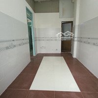 Nhà Thuê 4X10M.1 Lầu . 3 Phòng Ngủhẻm 1/ Tân Hương.gía: 11 Triệu