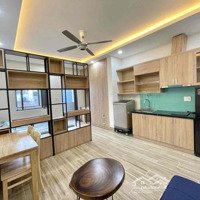 Chdv Ban Công 30M2 Full Nt Cao Cấp Ngay Sân Bay Tân Bình