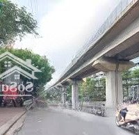 Bán Nhà Mặt Phố Hào Nam - Đống Đa -43M, Kinh Doanh , Đuòng 2 Làn Ô Tô . 16,8 Tỷ .