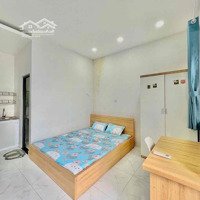 Studio Ban Công - Cửa Sổ Trời Full Nội Thất