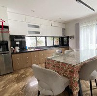 Villa Sân Vườn Siêu Xinh Diện Tích: 381M2 Có Hồ Cá Koi - Khu Vực Dân Cư Tri Thức - Nhiều Nhà Phố Khang Trang