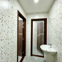 Mặt Bằng Mới - 130M2 - Khu Chung Cư - Gần Sân Bay - Tân Bình