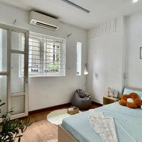 Căn Hộ Studio Ban Công, Tách Bếp, Đầy Đủ Nội Thất. P12 Tân Bình Ngay Khu Chung Cư K300