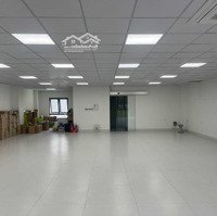 Cho Thuê Văn Phòng Đường Cmt8, Quận 3.Diện Tích130M2 - 30 Triệu/ Tháng