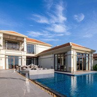 Beach Front Villa - Biệt Thự 5 Phòng Ngủ Đối Diện Biển Tại Fusion Resort & Villas Danang