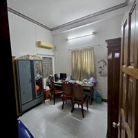 Cho thuê nhà nguyên căn giá rẻ 2,5 tầng đường Lê Hồng Phong, Nha Trang