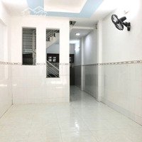 Sân Để Xe - 3 Máy Lạnhnhà Thuê Phạm Văn Chiêu Giá Bán 9 Triệu 2 Phòng Ngủ2Wc