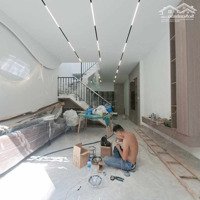 Gò Vấp. Hẻm Xe Hơi.nhà 2 Tầng Mới Tinh.4,5X10,5 Tặng Nội Thất