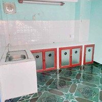 Nhà Hẻm Xe Tải Đậu Cửa