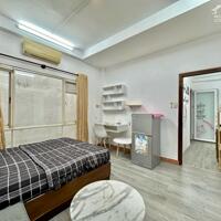 Cho thuê căn hộ 1 phòng ngủ ban công lớn máy giặt riêng tại Tân Định Quận 1