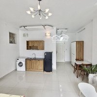 Phòng Ban Công -Thang Máy - 35M2 - Full Nội Thất-Hẻm Oto An Ninh