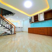 Ngay Sát Mặt Tiền Hoàng Hoa Thám, Quận Bình Thạnh, 40M2(5X8M) 3 Tầng, 3 Pn Lớn. Nhà Mới Vào Ở Ngay.