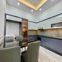 Nhà Đẹp Cầu Giấy - Lô Góc Thoáng - Nội Thất Sang -40M2 - 8,4Tỷ