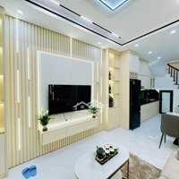 Cực Vip! Bán Nhà Quan Nhân, 30M2, Mt:4M Giá Bán 4,5 Tỷ.thanh Xuân Ngõ Nông, Rộng, Nội Thất , 0584784523