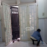 Nhà Nguyên Căn Cho Thuê Quận 4 3X10M 2 Lầu 2 Pn 3 Máy Lạnh 3 Wc 7 Triệu