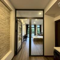 Căn hộ 1 phòng ngủ rộng 50m2 cửa sổ lớn siêu thoáng, nội thất mới, phòng khách rộng rãi tại Nguyễn Thị Minh Khai q1