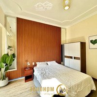 Căn Hộ Cao Cấp Quận 1 - Ban Công Lớn - Diện Tích Hơn 30M2