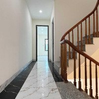 Cc Bán Nhà Ngay Chợ Đồng Nhân 4T*(35M2) - Giá Nhỉnh 3Tỷ - Giáp Trạm Bơm Tổ 13 Yên Nghĩa