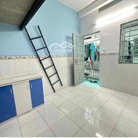 Một Phòng Duplex Cuối Cách Huit 300M