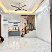 Diện Tích: 60M2. 3 Tầng- Cách Chợ Mới Đông La 7P Chạy Xe